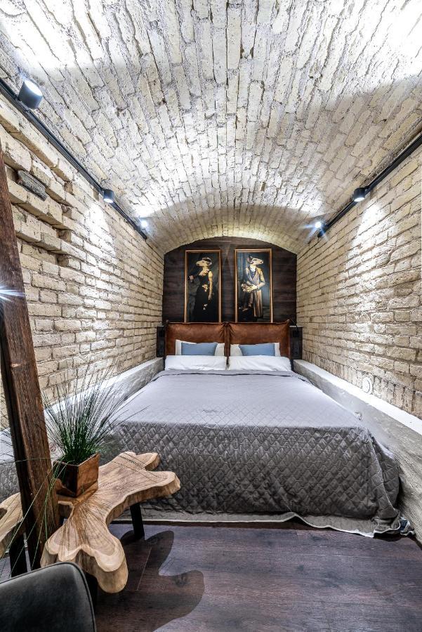 Unesco Hidden Arches - Restored 3 Bedroom Apartment In The Historic Pilies St. 维尔纽斯 外观 照片