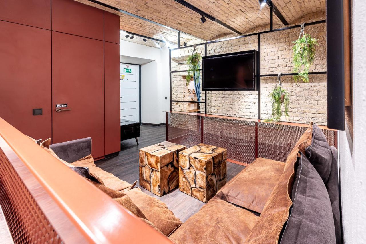 Unesco Hidden Arches - Restored 3 Bedroom Apartment In The Historic Pilies St. 维尔纽斯 外观 照片